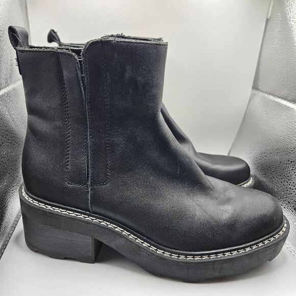 Calvin Klein Amina womens Ankle Boot Size 8M Line New Conditions - Picture 3 of 10